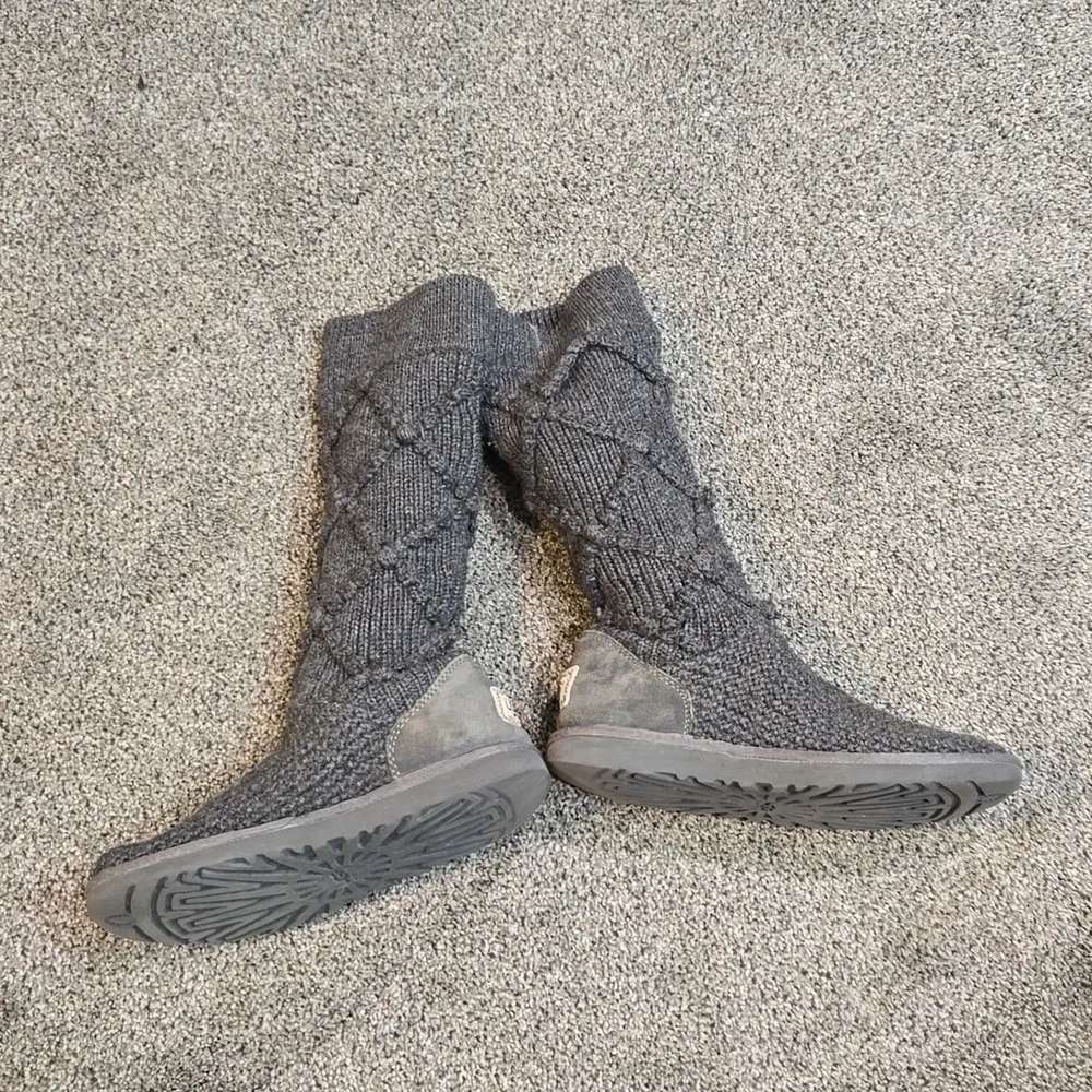Ugg Australia Women 5879 Cardigan sweater boots shoes sz 7